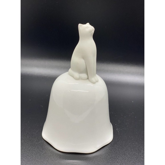 VINTAGE CROWNING TOUCH JAPAN PORCELAIN BELL WHITE BISQUE CAT HANDLE, ORIG LABEL - Picture 2 of 10